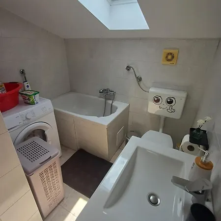 Marilu Split, Self Check In *