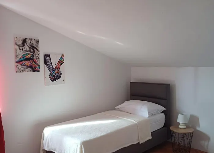 Marilu Split, Self Check In