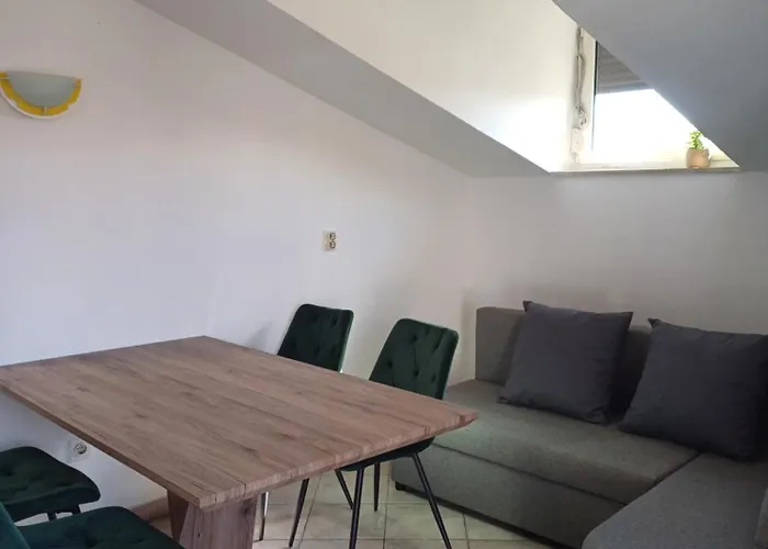 Marilu Split, Self Check In * Split